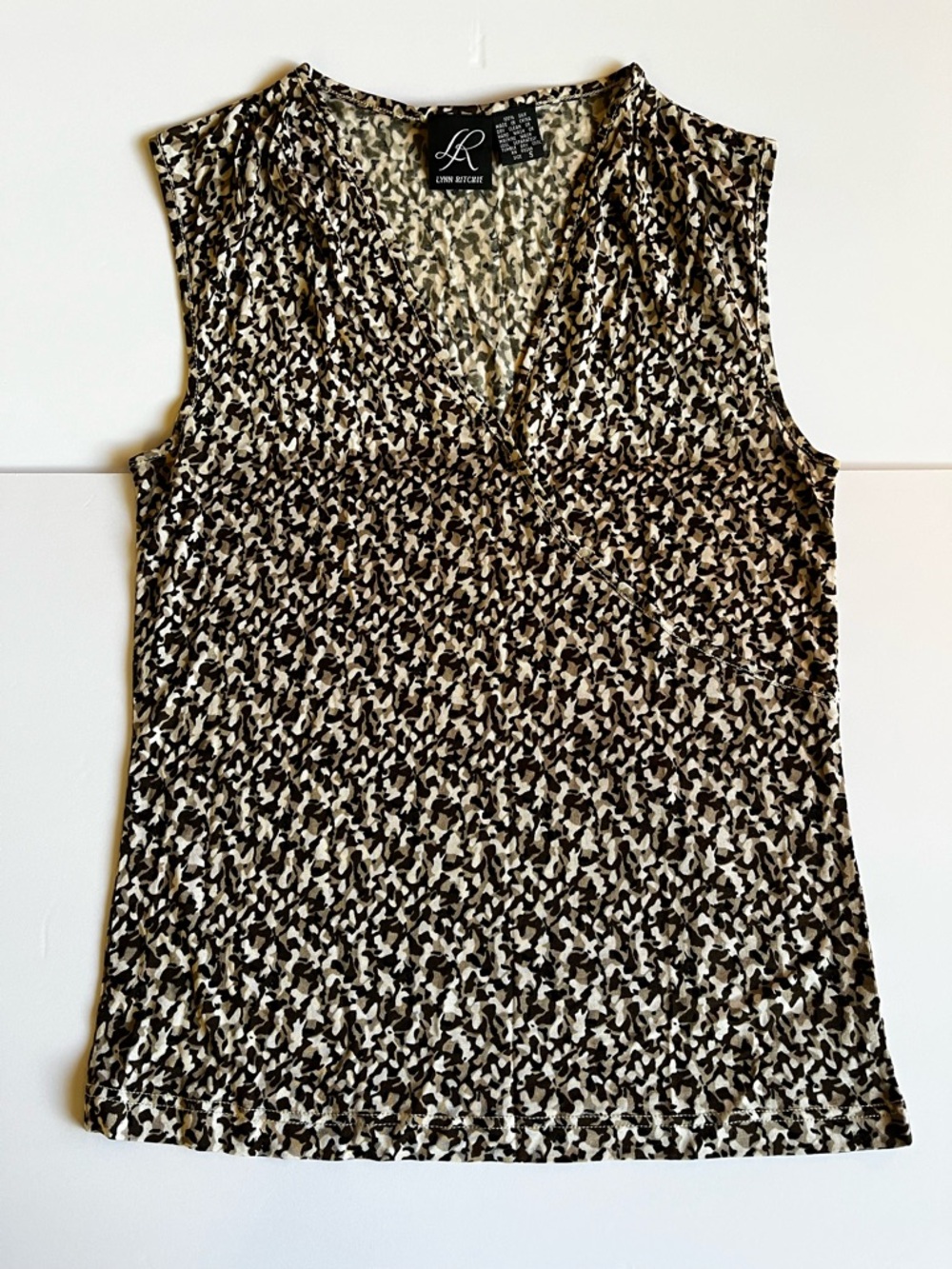 100% silk V-Neck Sleeveless top size small in Black Cream natural fibers sheer